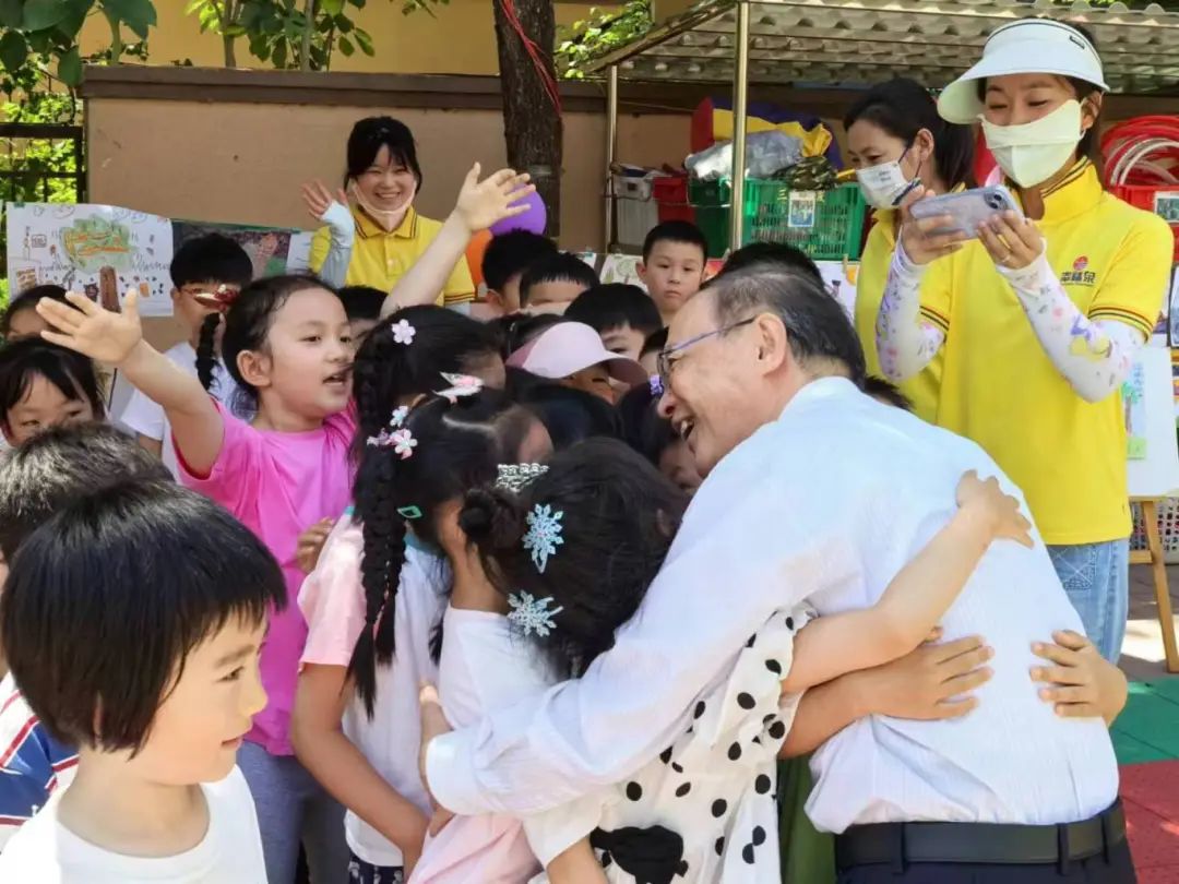合影.jpg 合影.jpg