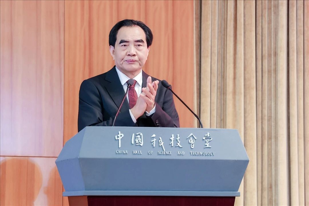 余华荣书记发言.jpg